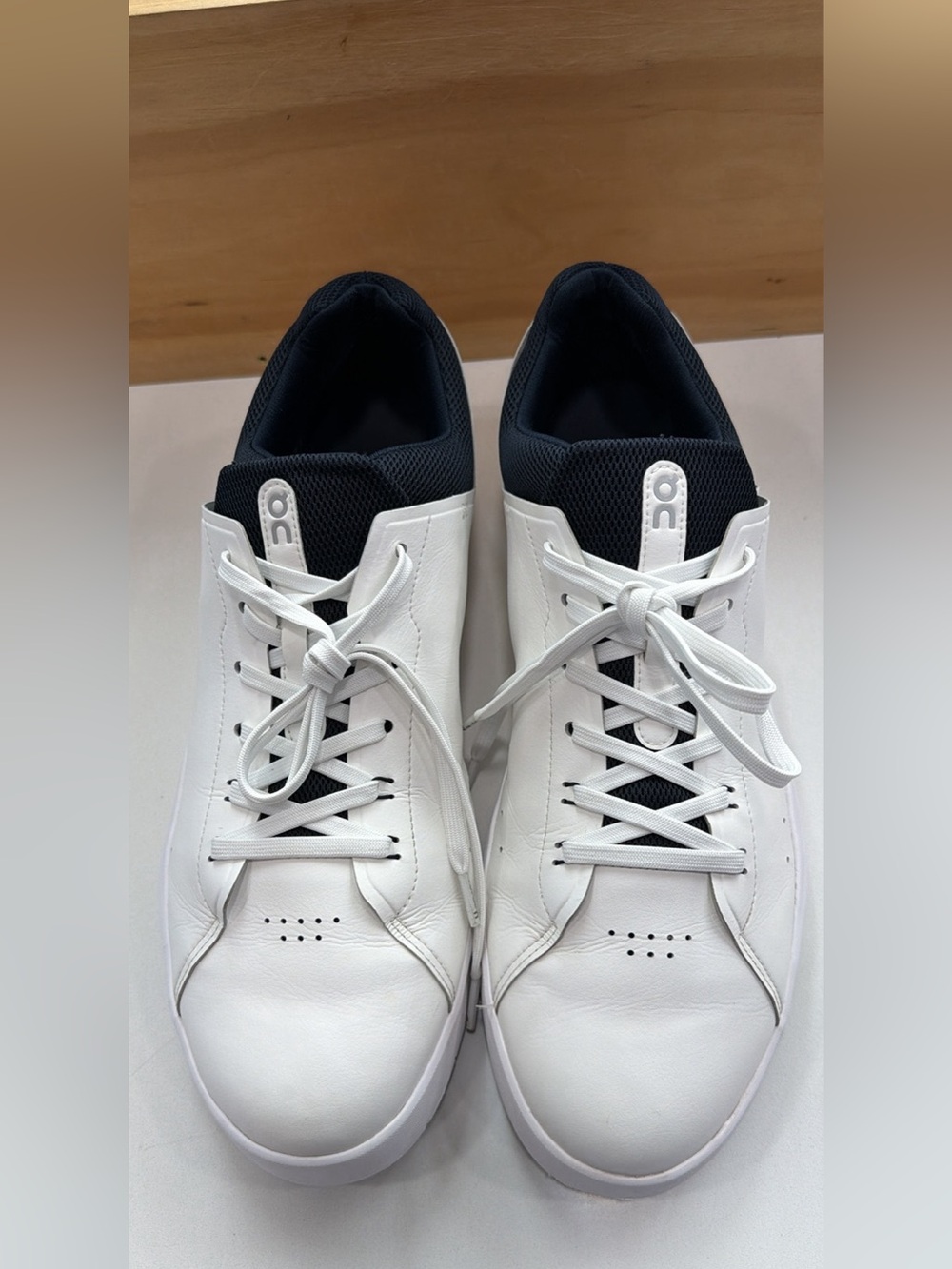 On Running Men's Roger Advantage Sneakers - White and Navy - Picture 4 of 8